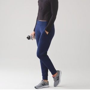 Lululemon Embrace the Space Pant size 4
